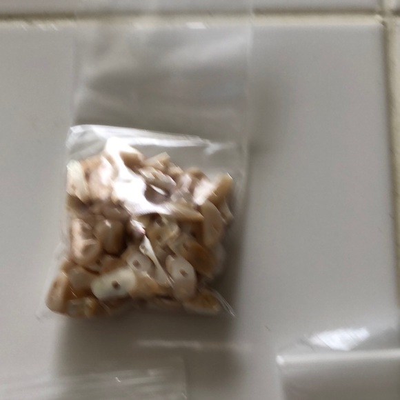 12 Units Miscellaneous Jewelry Making Supplies - Picture 3 of 13